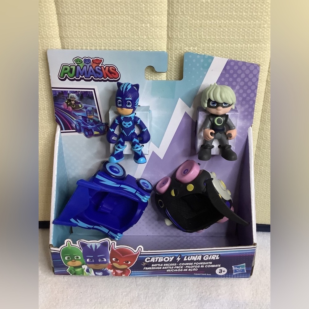PJ Masks Catboy vs Luna Girl Battle Racers